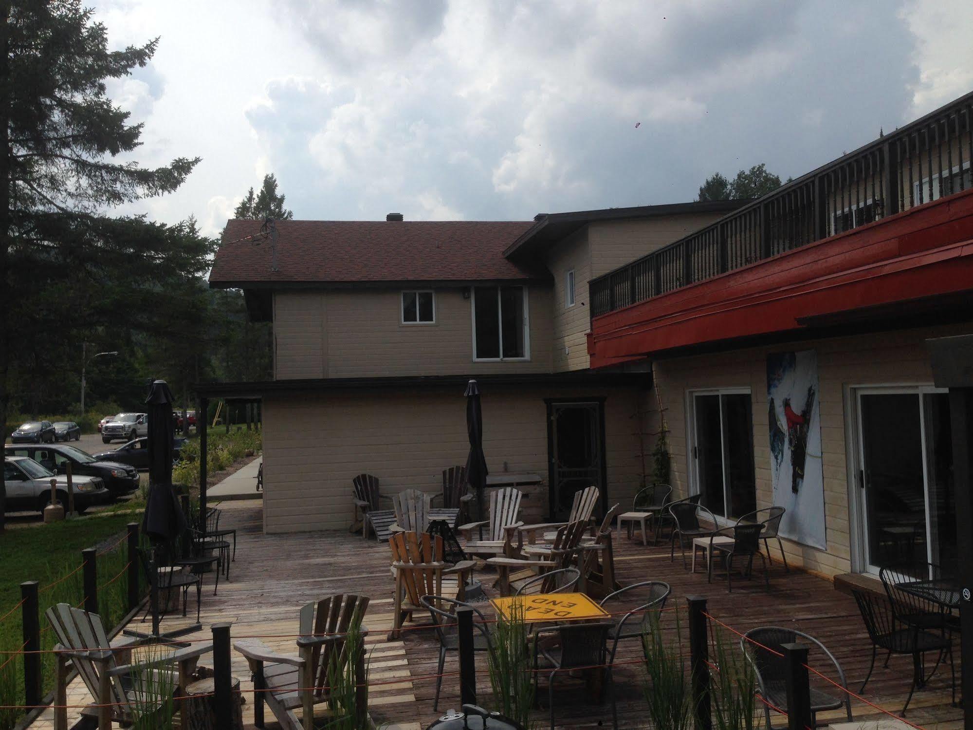 Attitude Montagne Saint Adolphe D'Howard Exterior foto